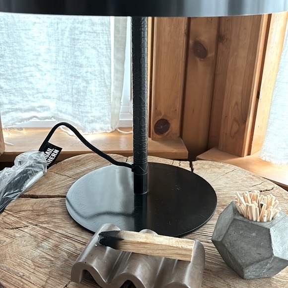 NWT Abigail Ahern Delphi Lamp - Picture 3 of 12